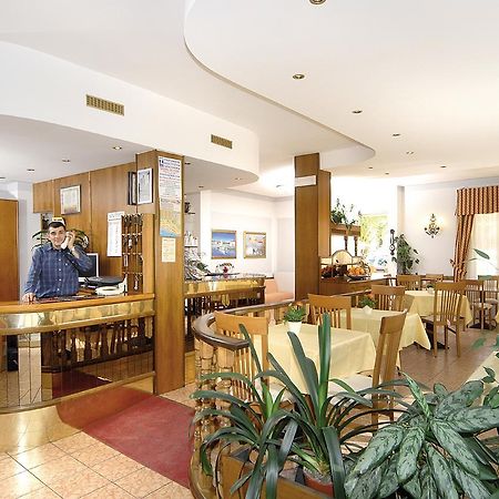 Albergo Savoia Ospedaletti Eksteriør billede