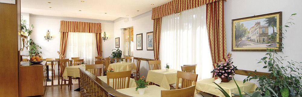 Albergo Savoia Ospedaletti Eksteriør billede